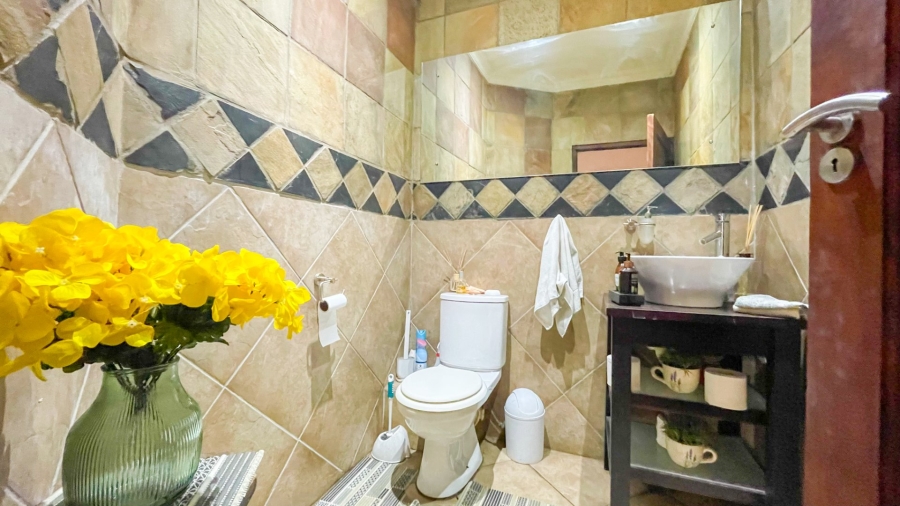 5 Bedroom Property for Sale in Midstream Estate Gauteng