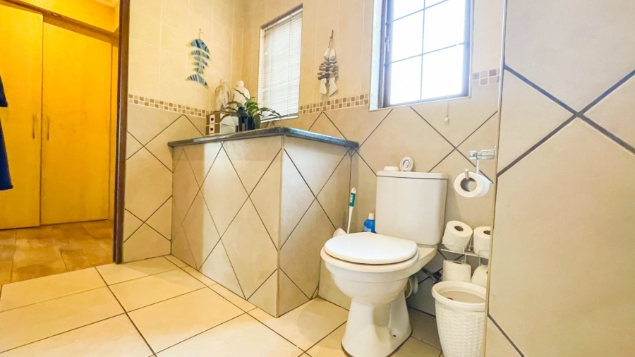5 Bedroom Property for Sale in Midstream Estate Gauteng