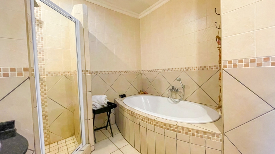 5 Bedroom Property for Sale in Midstream Estate Gauteng