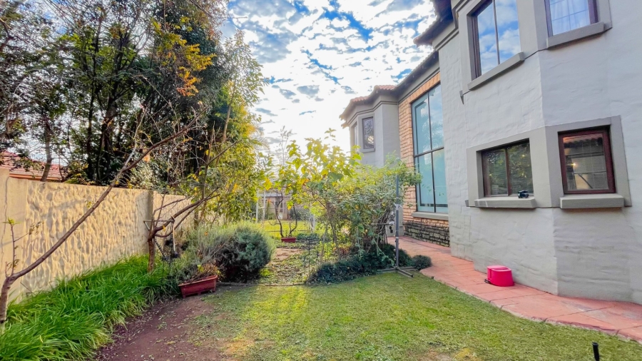 5 Bedroom Property for Sale in Midstream Estate Gauteng