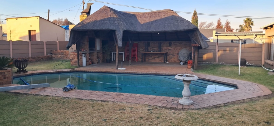 4 Bedroom Property for Sale in Primrose East Gauteng