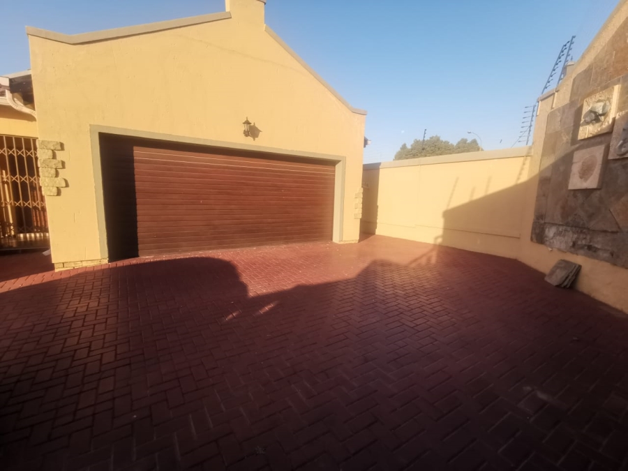 3 Bedroom Property for Sale in Hughes Gauteng