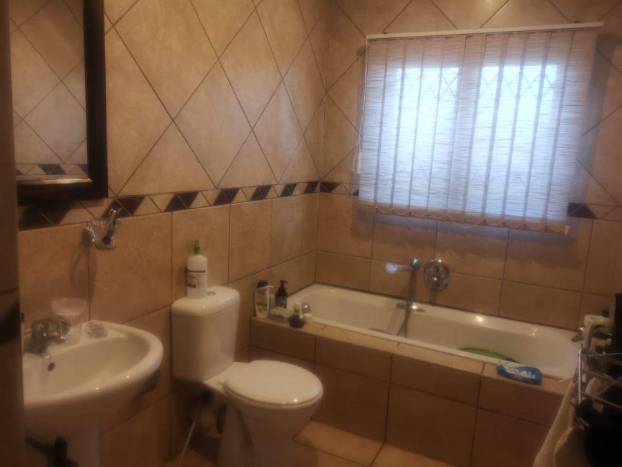 3 Bedroom Property for Sale in Hughes Gauteng