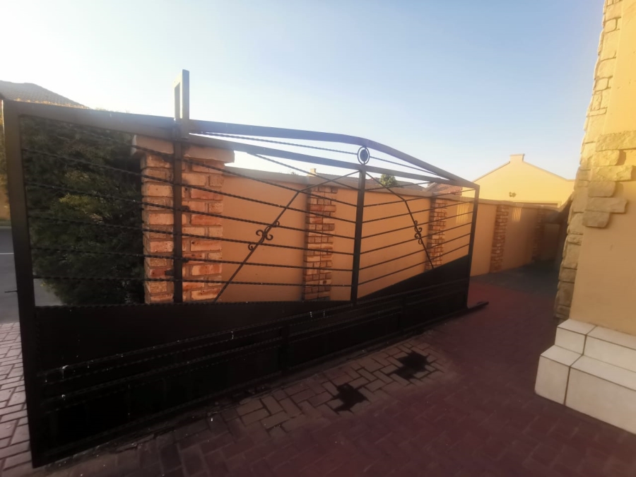 3 Bedroom Property for Sale in Hughes Gauteng