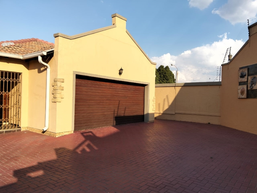 3 Bedroom Property for Sale in Hughes Gauteng