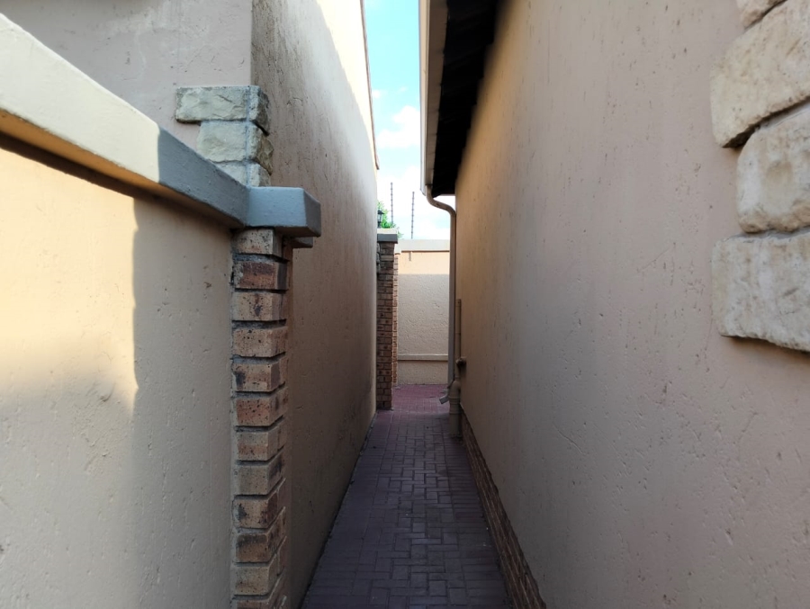3 Bedroom Property for Sale in Hughes Gauteng
