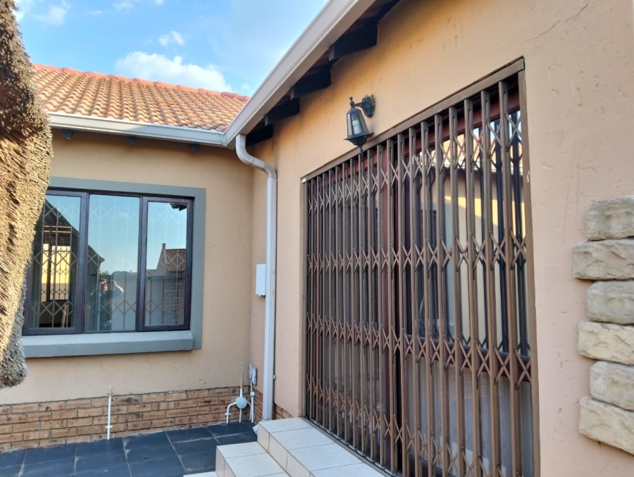 3 Bedroom Property for Sale in Hughes Gauteng