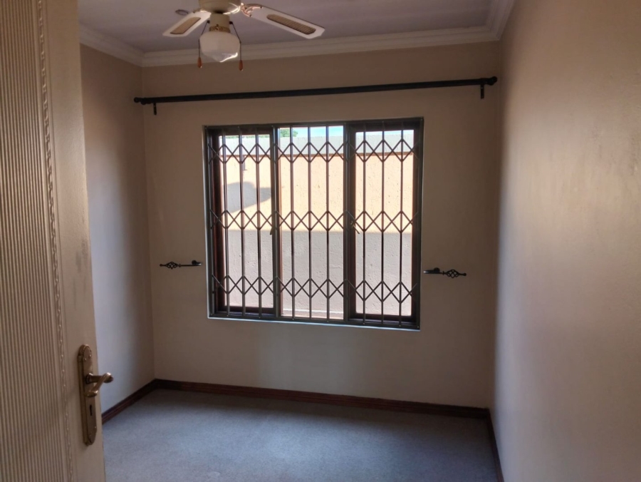 3 Bedroom Property for Sale in Hughes Gauteng
