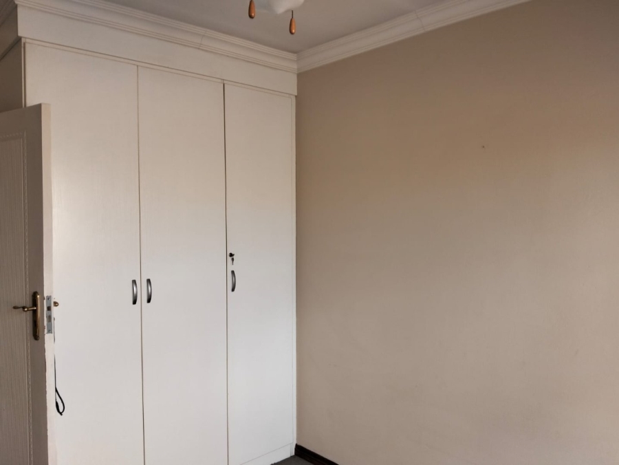 3 Bedroom Property for Sale in Hughes Gauteng