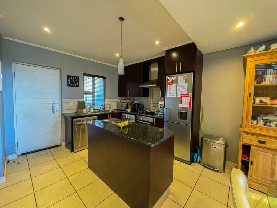 To Let 2 Bedroom Property for Rent in Morningside Gauteng