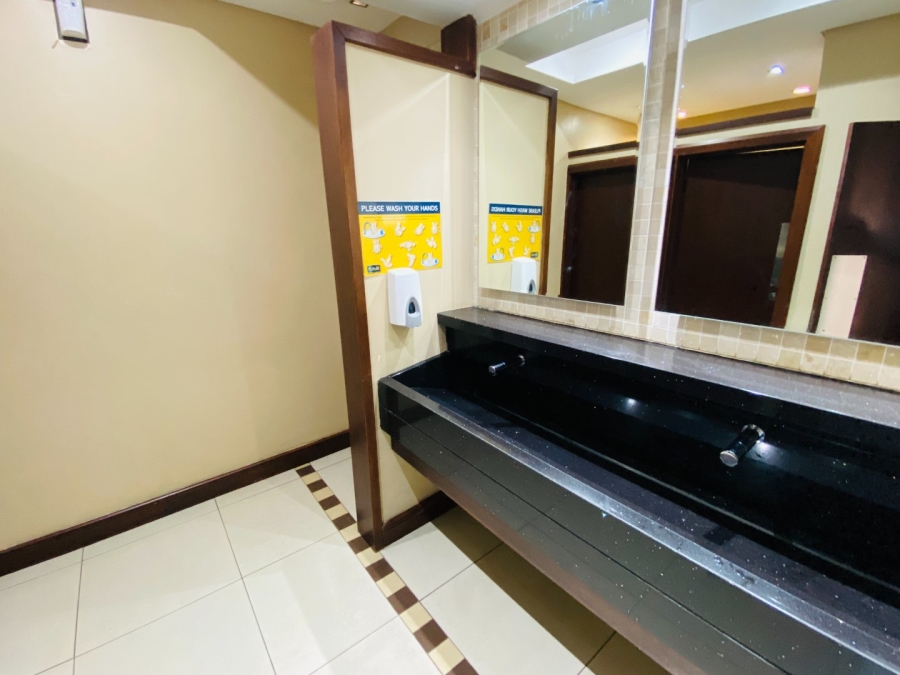 To Let commercial Property for Rent in Die Hoewes Gauteng