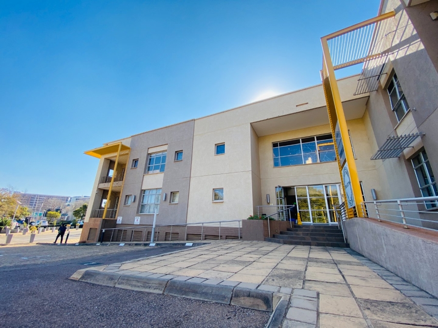 To Let commercial Property for Rent in Die Hoewes Gauteng