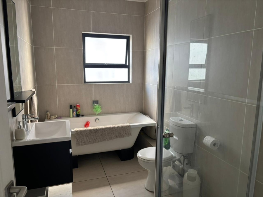 2 Bedroom Property for Sale in Greenstone Ridge Gauteng