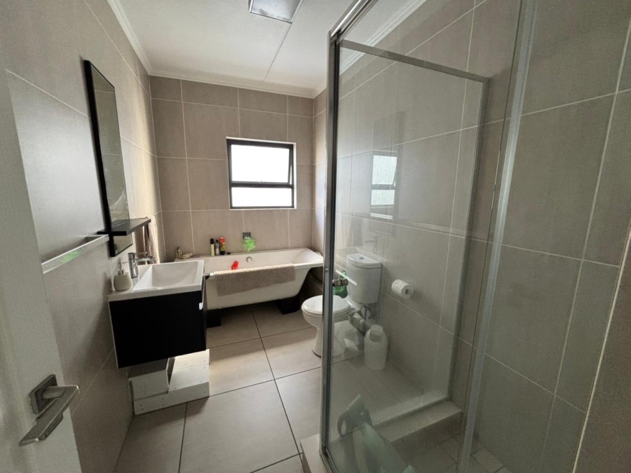 2 Bedroom Property for Sale in Greenstone Ridge Gauteng