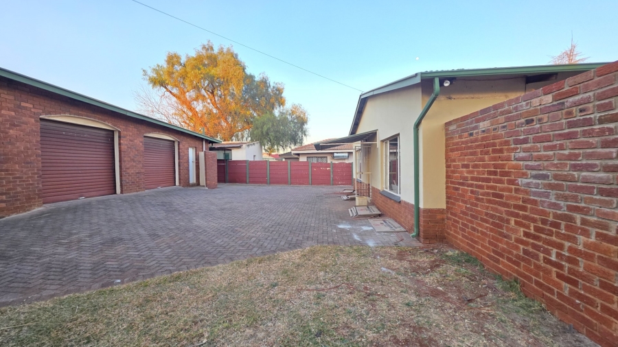 4 Bedroom Property for Sale in Erasmia Gauteng