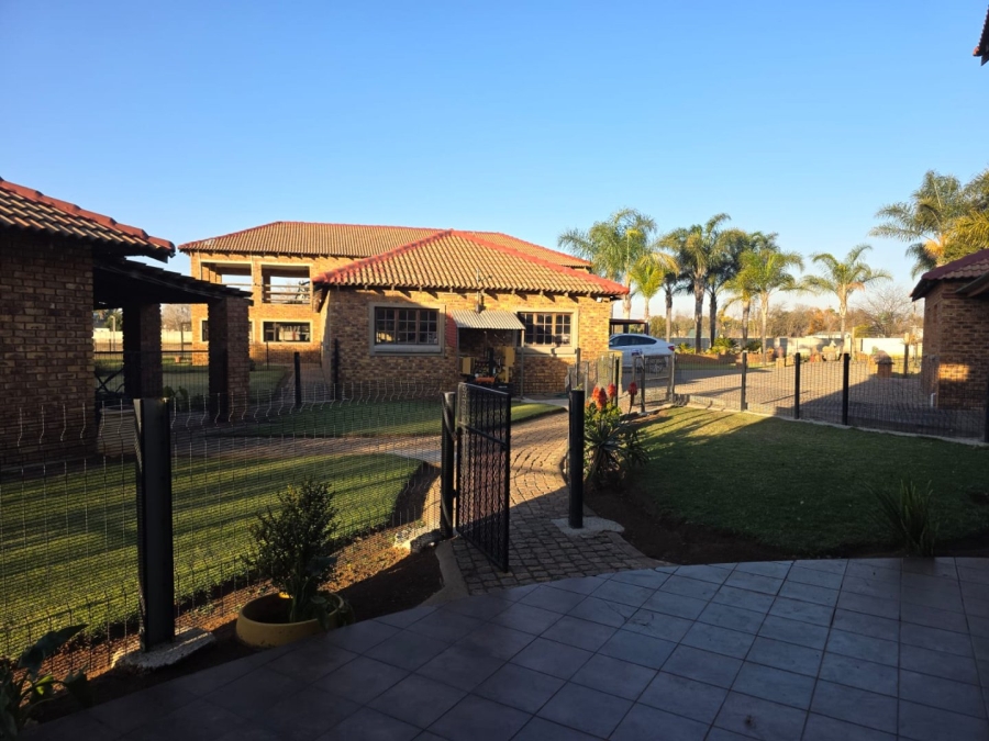 4 Bedroom Property for Sale in Bredell Gauteng