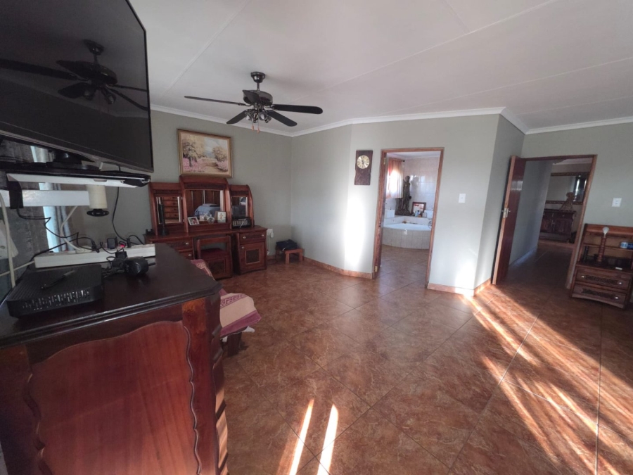 4 Bedroom Property for Sale in Bredell Gauteng