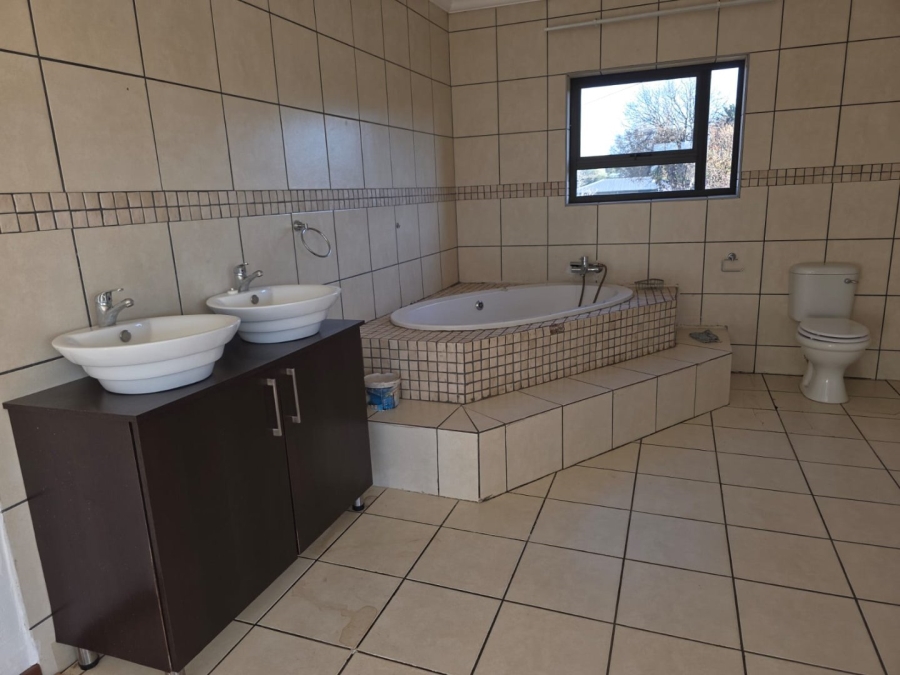 4 Bedroom Property for Sale in Bredell Gauteng