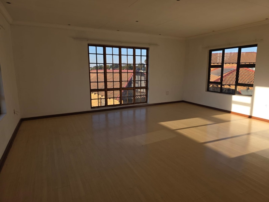 4 Bedroom Property for Sale in Bredell Gauteng