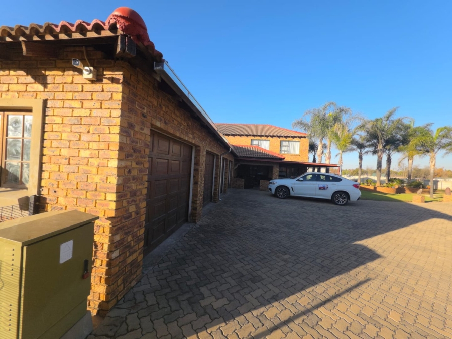4 Bedroom Property for Sale in Bredell Gauteng