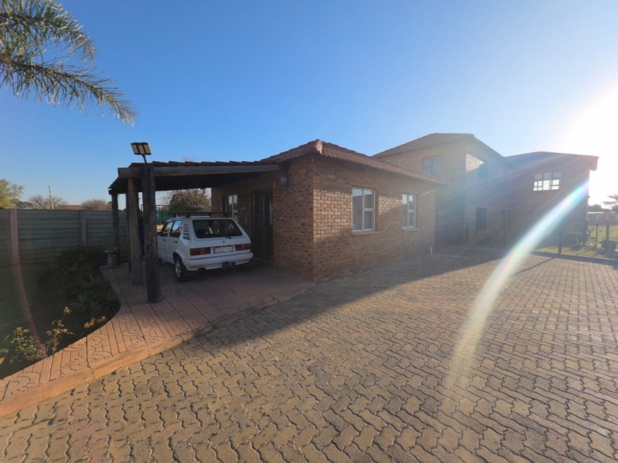 4 Bedroom Property for Sale in Bredell Gauteng