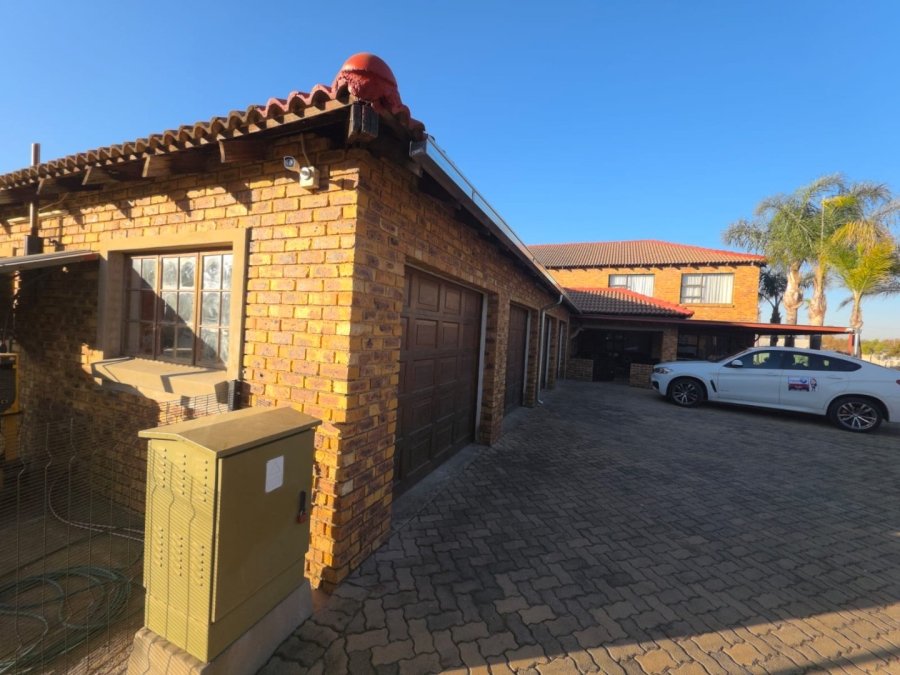 4 Bedroom Property for Sale in Bredell Gauteng