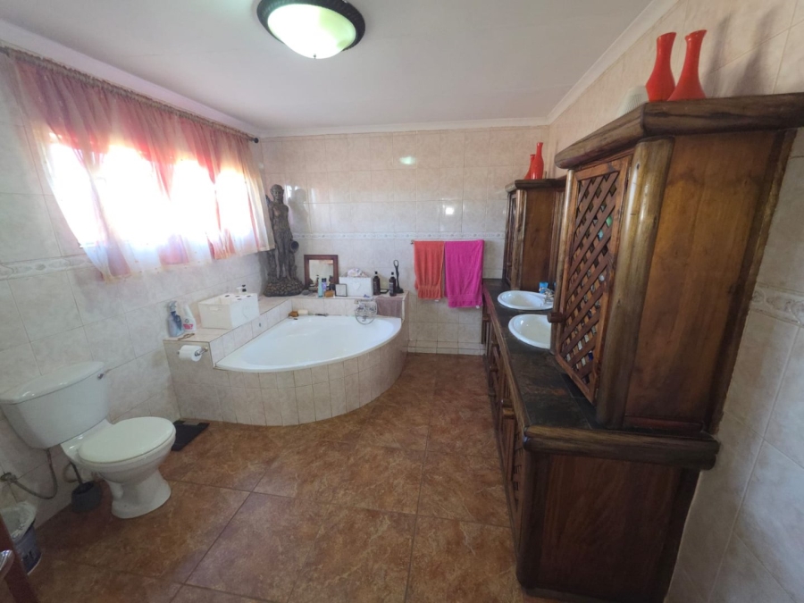 4 Bedroom Property for Sale in Bredell Gauteng