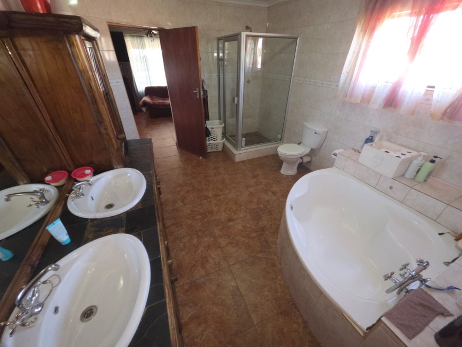 4 Bedroom Property for Sale in Bredell Gauteng