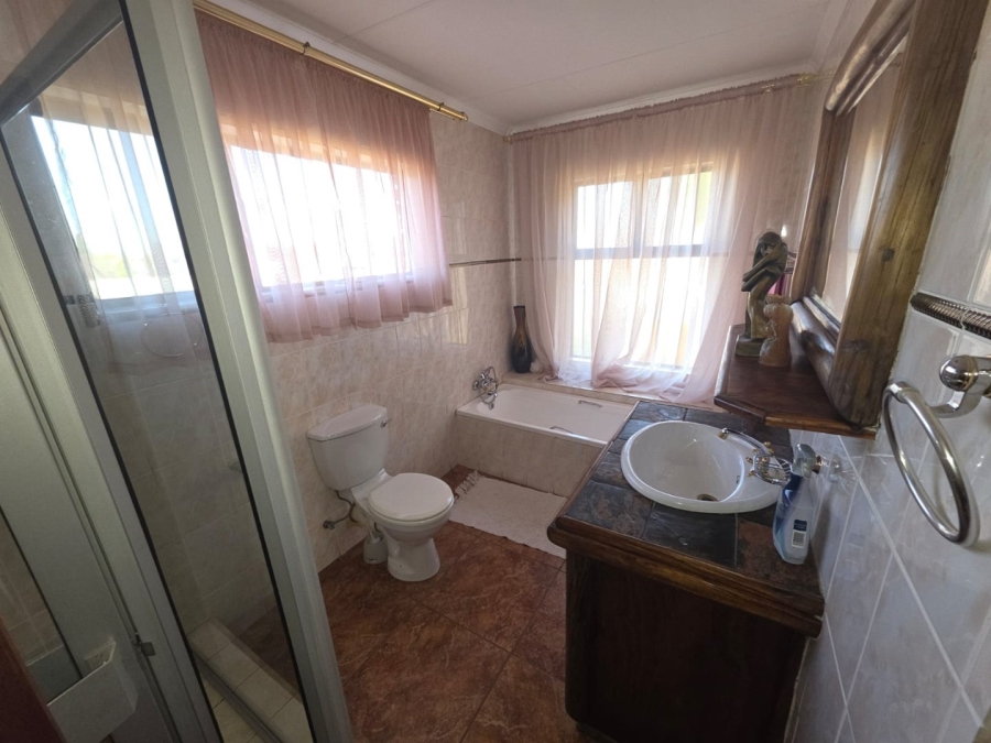 4 Bedroom Property for Sale in Bredell Gauteng