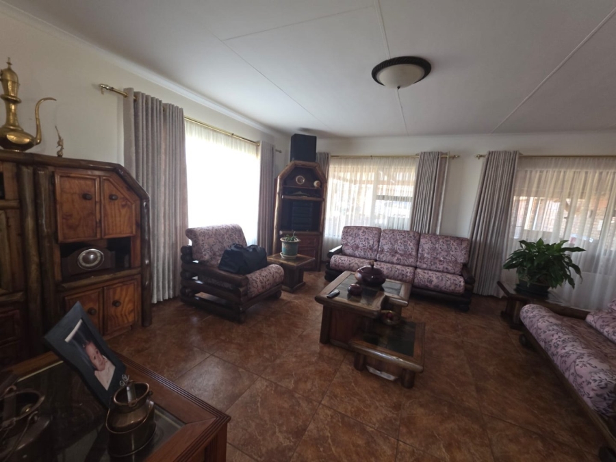 4 Bedroom Property for Sale in Bredell Gauteng