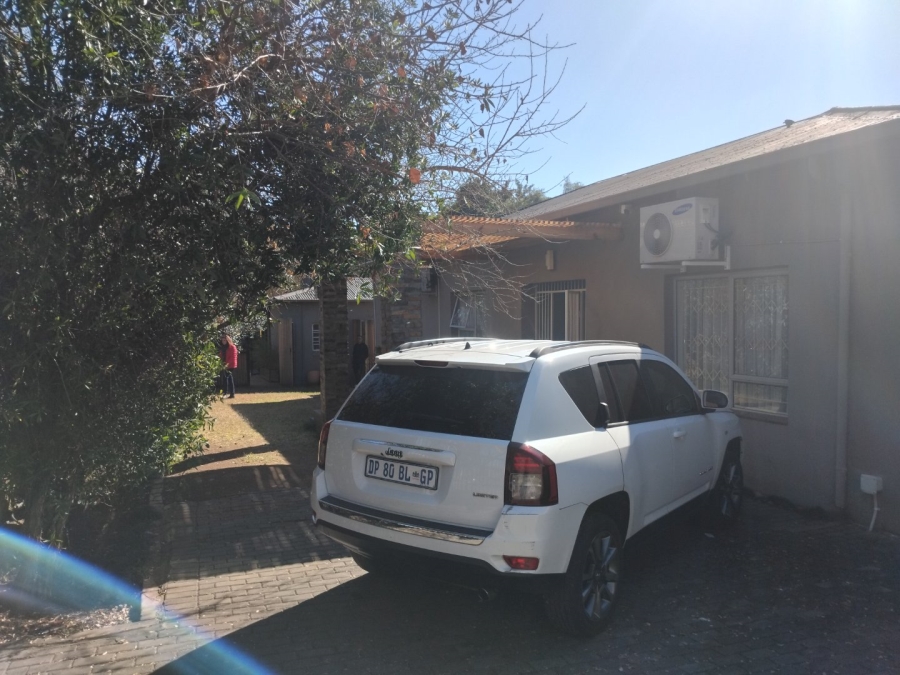 3 Bedroom Property for Sale in Edenvale Central Gauteng