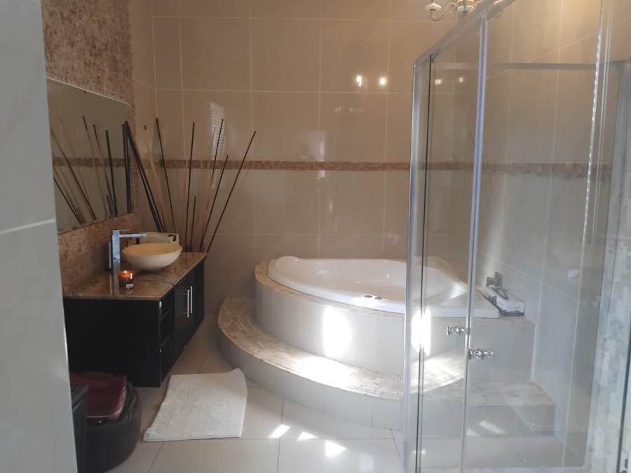 3 Bedroom Property for Sale in Edenvale Central Gauteng