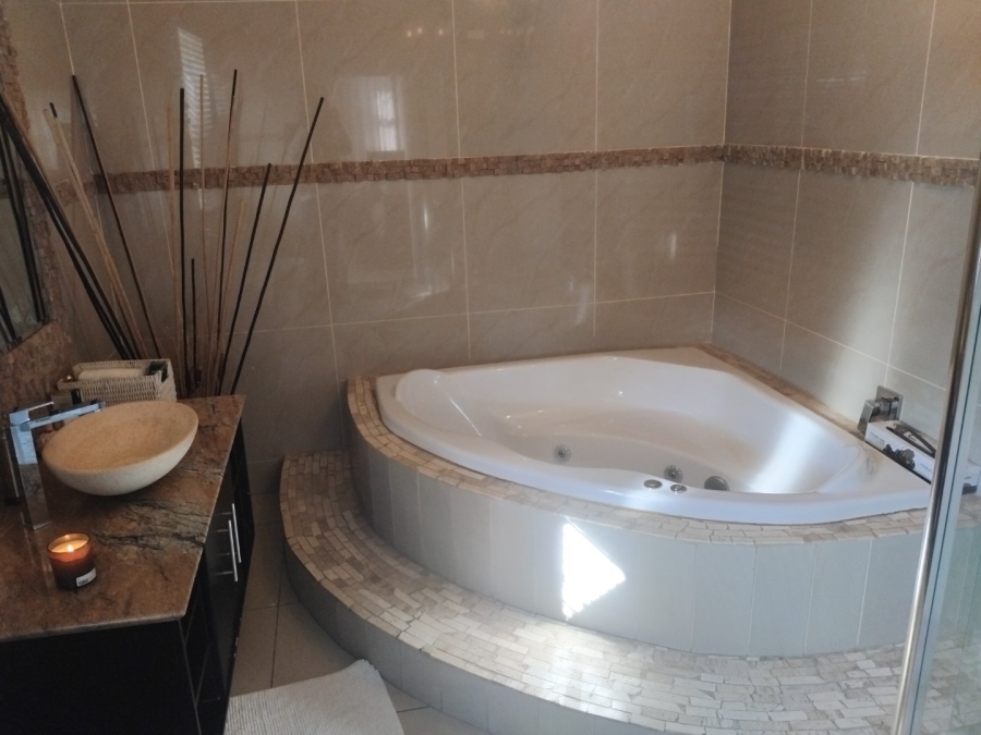 3 Bedroom Property for Sale in Edenvale Central Gauteng