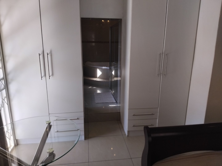 3 Bedroom Property for Sale in Edenvale Central Gauteng