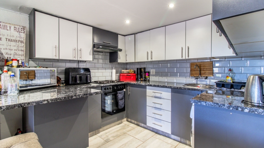 3 Bedroom Property for Sale in Meyersdal Gauteng