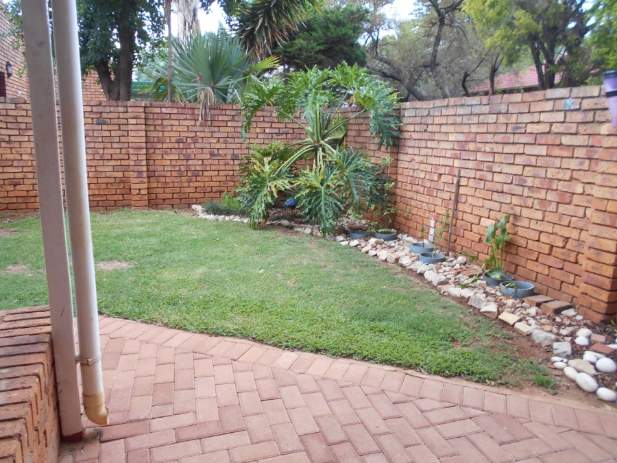 To Let 2 Bedroom Property for Rent in Valhalla Gauteng