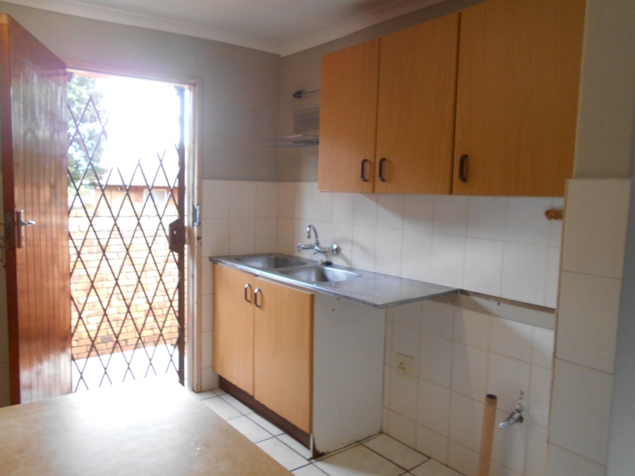 To Let 2 Bedroom Property for Rent in Valhalla Gauteng