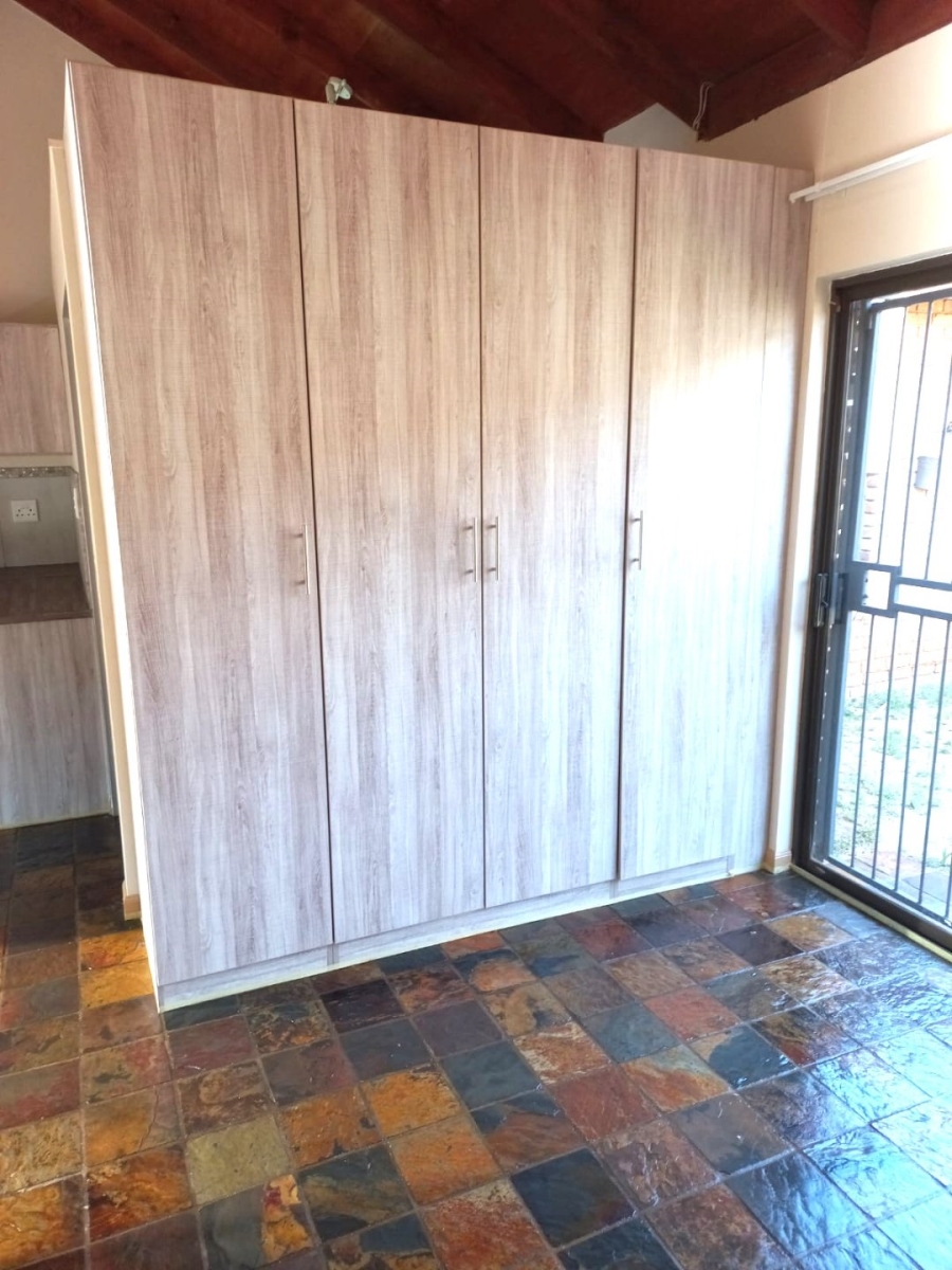 To Let 1 Bedroom Property for Rent in Heuweloord Gauteng