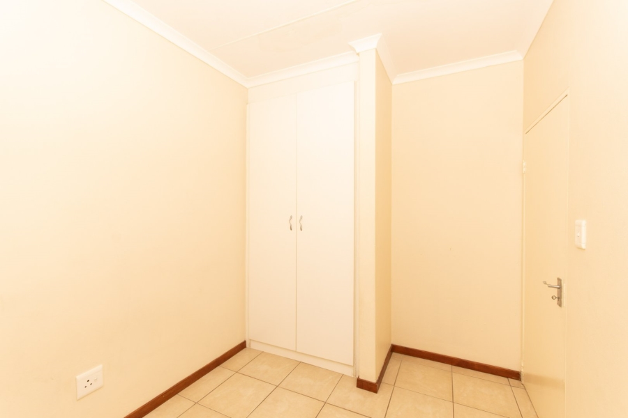 To Let 2 Bedroom Property for Rent in Ormonde View Gauteng