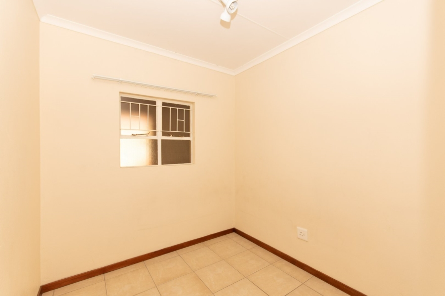 To Let 2 Bedroom Property for Rent in Ormonde View Gauteng