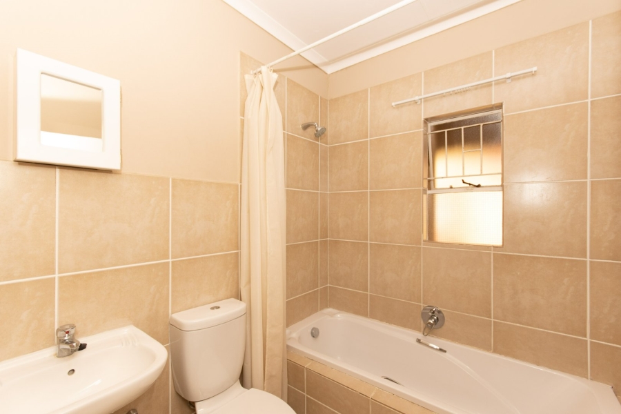 To Let 2 Bedroom Property for Rent in Ormonde View Gauteng