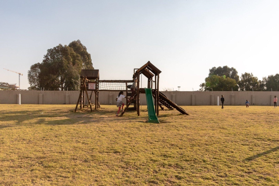 To Let 2 Bedroom Property for Rent in Ormonde View Gauteng