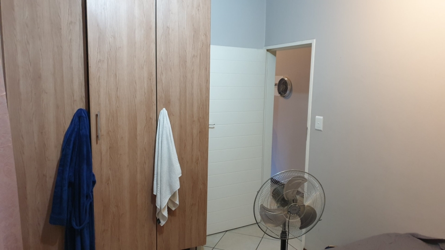 2 Bedroom Property for Sale in Monavoni Gauteng