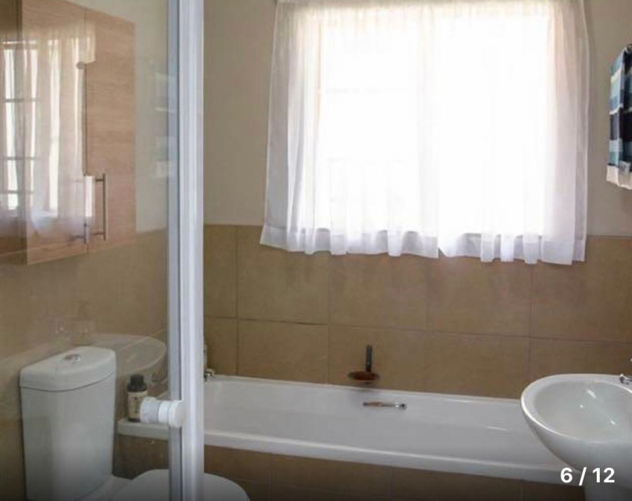 2 Bedroom Property for Sale in Monavoni Gauteng