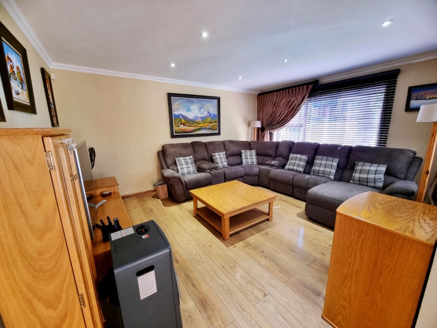 3 Bedroom Property for Sale in Meyersdal Gauteng