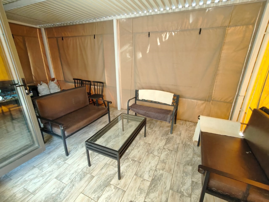 5 Bedroom Property for Sale in Misty Bay Gauteng
