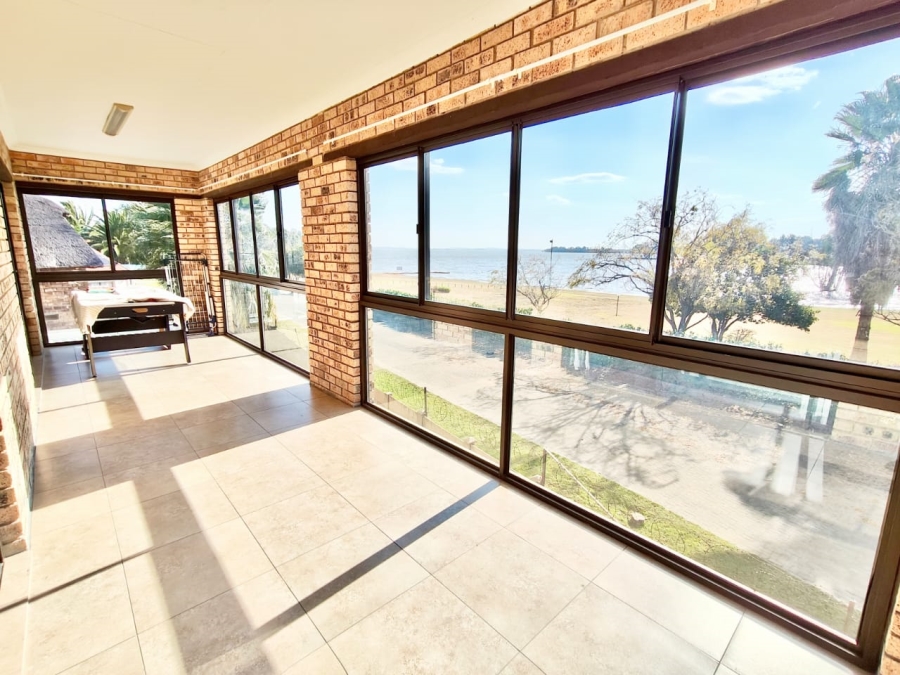 5 Bedroom Property for Sale in Misty Bay Gauteng