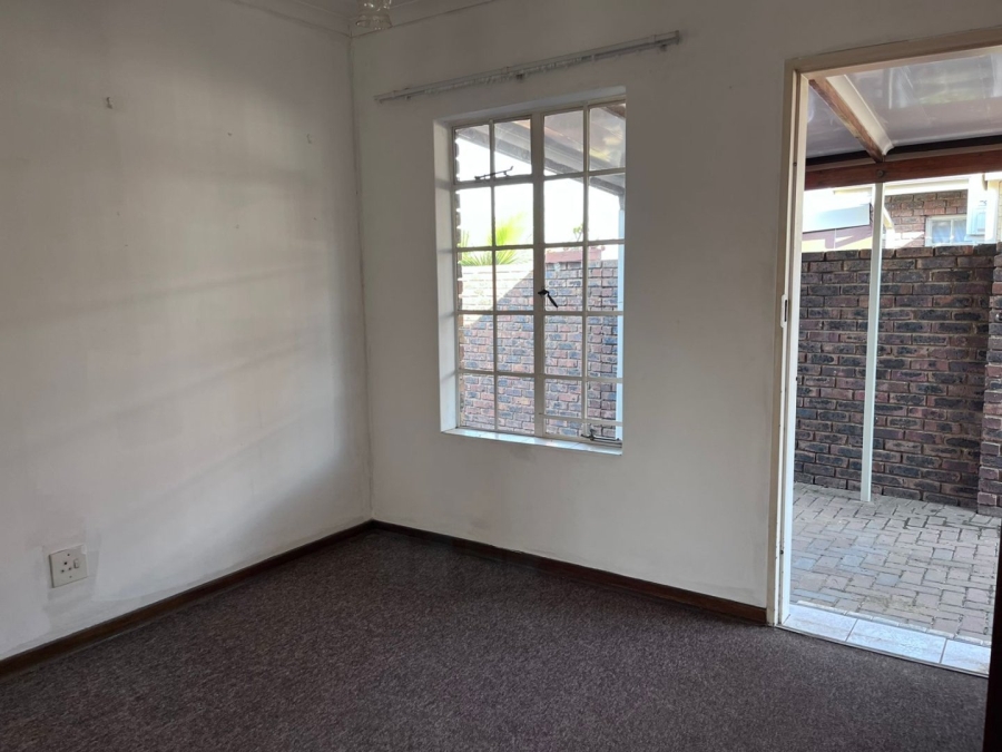 1 Bedroom Property for Sale in Three Rivers East Gauteng