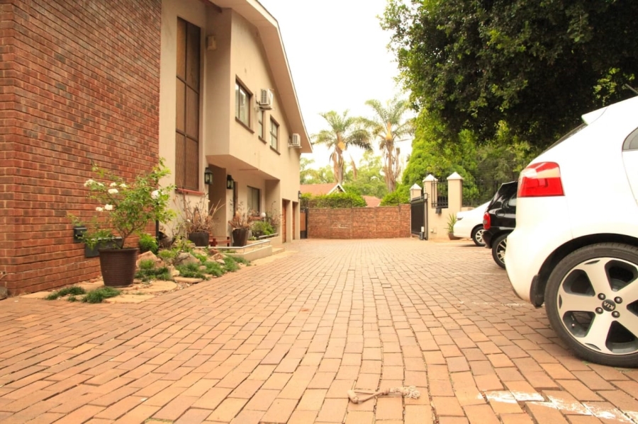 To Let 2 Bedroom Property for Rent in Bedfordview Gauteng