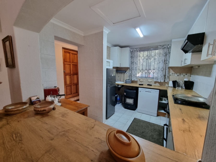 To Let 2 Bedroom Property for Rent in Bedfordview Gauteng